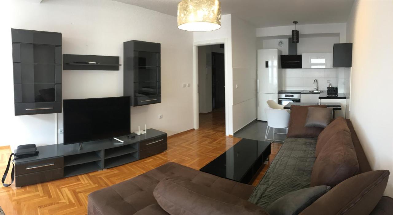 Apartman City Center 3-Setaliste Prijedor Buitenkant foto