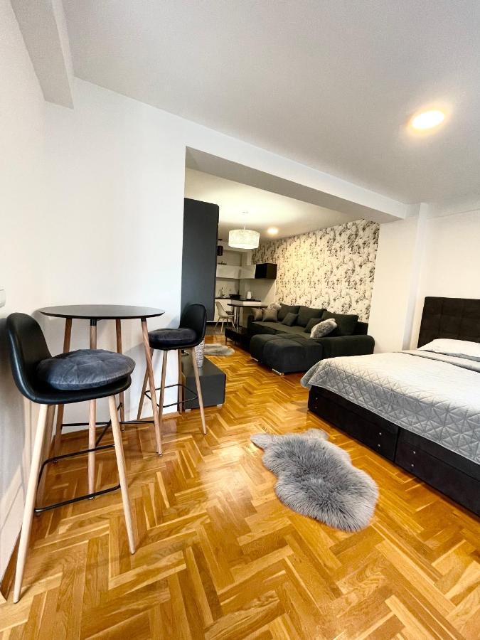 Apartman City Center 3-Setaliste Prijedor Buitenkant foto