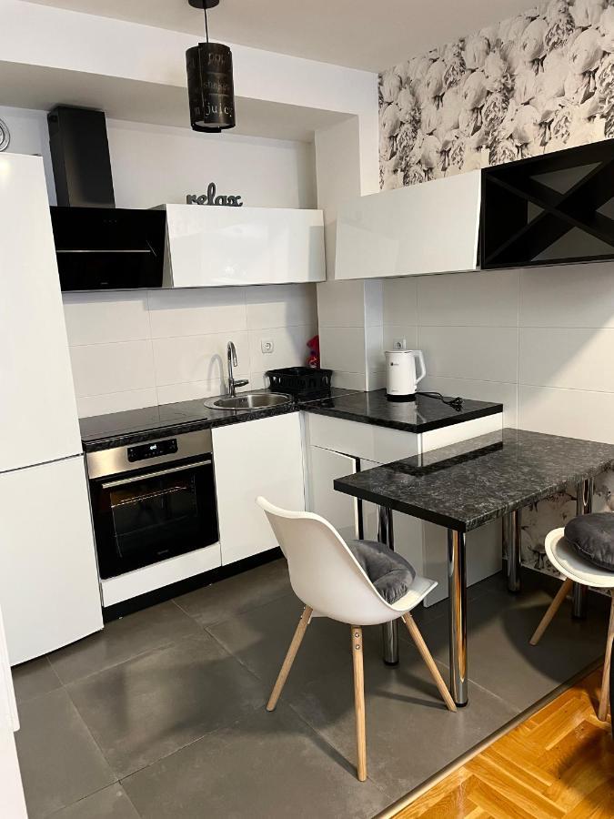 Apartman City Center 3-Setaliste Prijedor Buitenkant foto